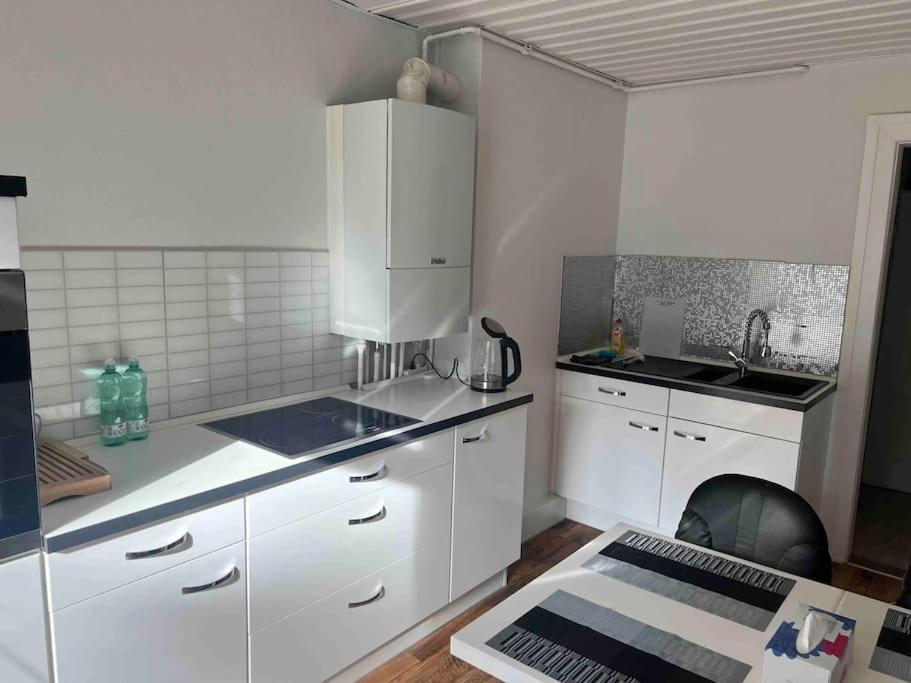 Schoenes City-Apartment Im Zentrum Mit Balkon Hof  Extérieur photo